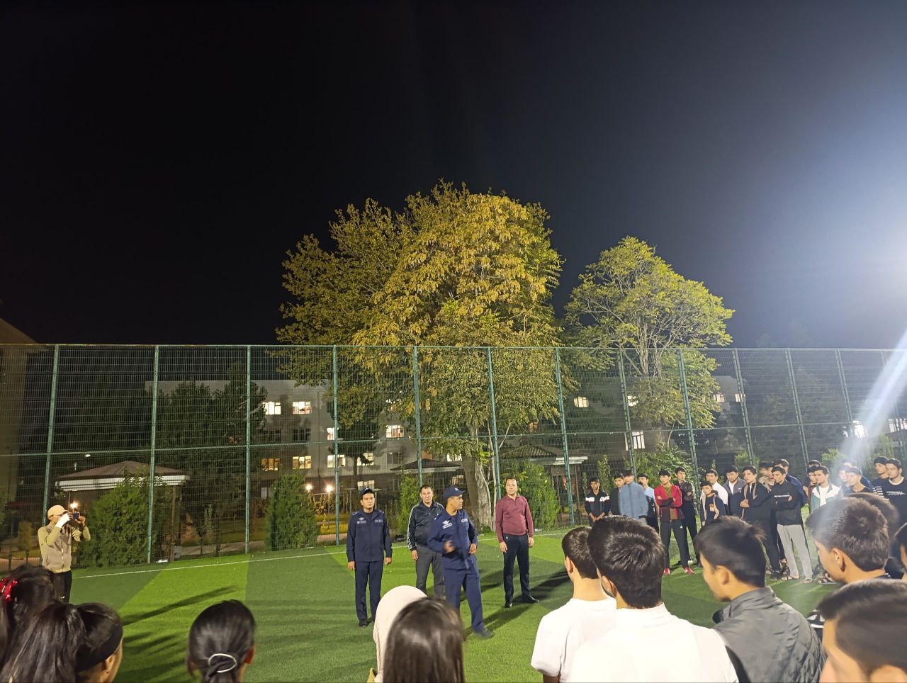 “Zilzila sodir bo‘lganda talabalarni evakuatsiya qilish” mavzusida amaliy mashg‘ulot o‘tkazildi